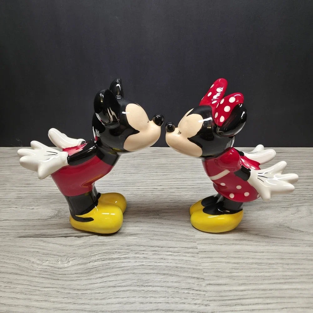 Disney Mickey & Minie Mouse - Salt & Pepper Shaker Set - Decorative - Read Descr
